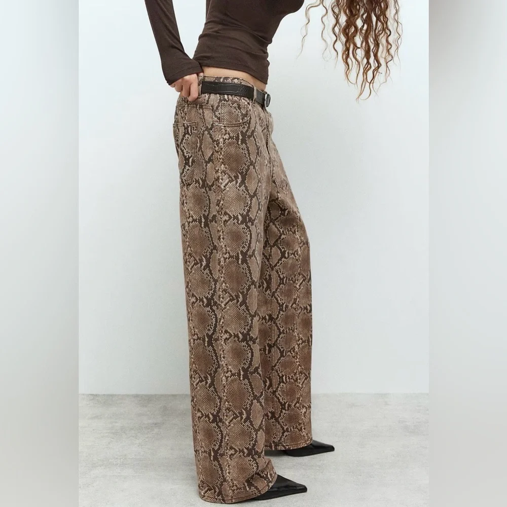 H&M Snakeskin High Rise Wide Leg Jeans - Picture 2 of 5